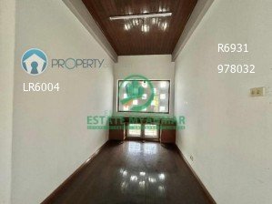 ၈ မိုင် ပြည်လမ်းသွယ် မိသားစု‌နေရန် အတွက်လည်း အဆင်ပြေ လုပ်ငန်းရုံးခန်းဖွင့်ရန်လည်း အထူးသင့်တော်သော လုံးချင်းအိမ်အငှား in မရမ်းကုန်း, ရန်ကုန်